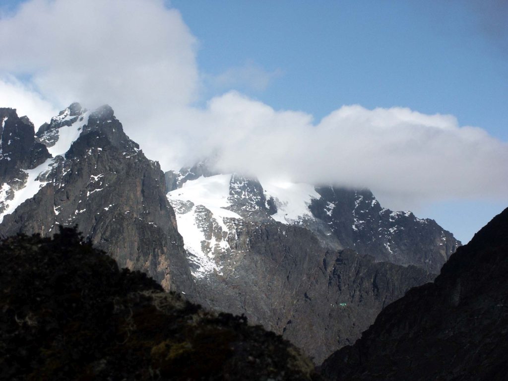 experience the chalenging rwenzori mountain